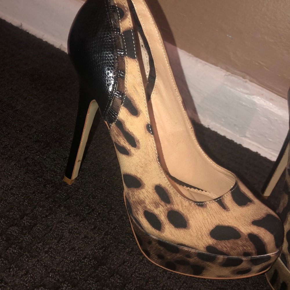 Colin Stuart Leopard Heels - Picture 2 of 7